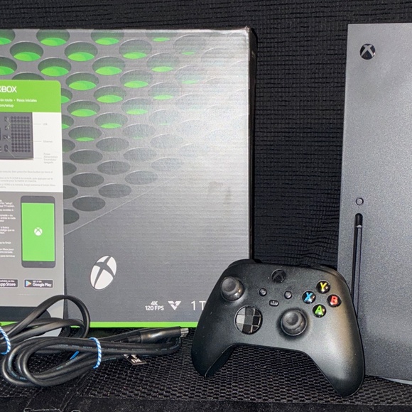 Microsoft XBOX Series X 1882 1Tb SSD Game System~ In Box*Controller*Manual*EUC - Picture 2 of 12